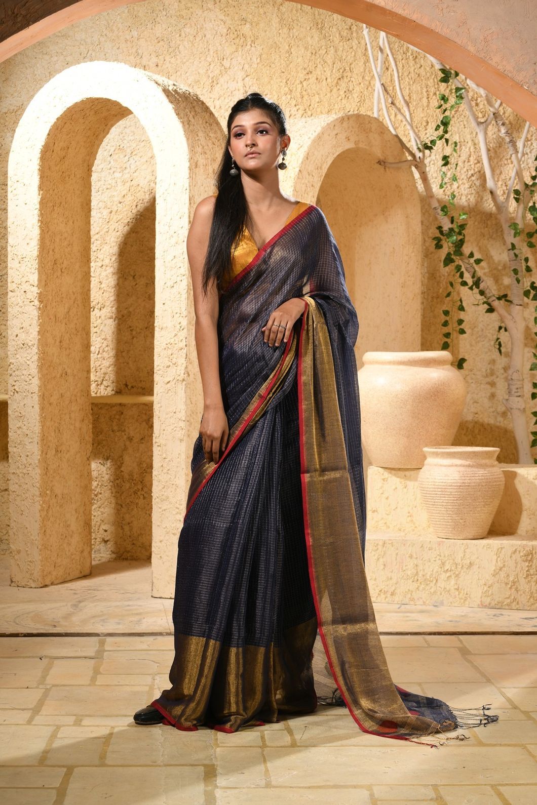 METALLICHANDLOOMSAREE-KARU13-DARKBLUEANDSILVERGOLDZARIBORDER (3)